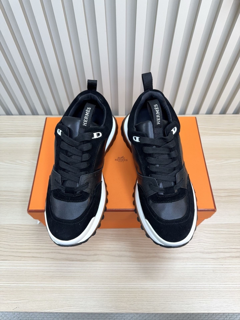 H**me5 sneaker